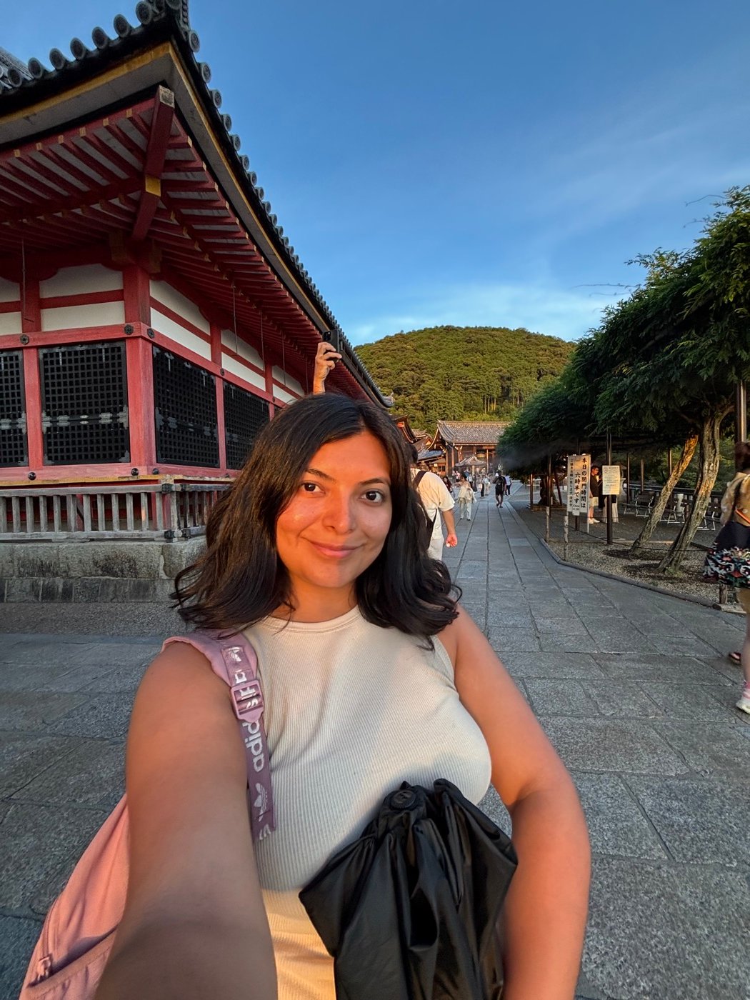 Mariel Cárdenas frente a Kiyomizu-dera, en Kioto