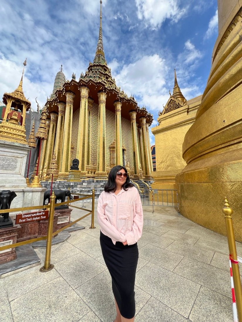 Mariel Cárdenas en el Gran Palacio de Bangkok, Tailandia